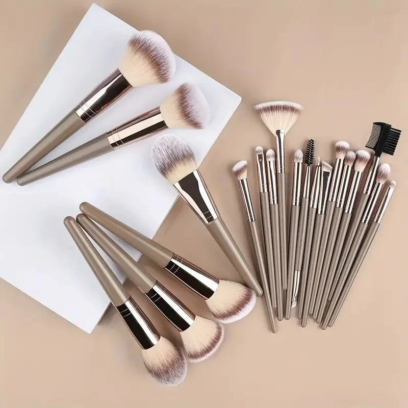 Set of professional 3-20 makeup brushes including foundation, eyeshadow, concealer, and blush brushes, soft and fluffy for women.