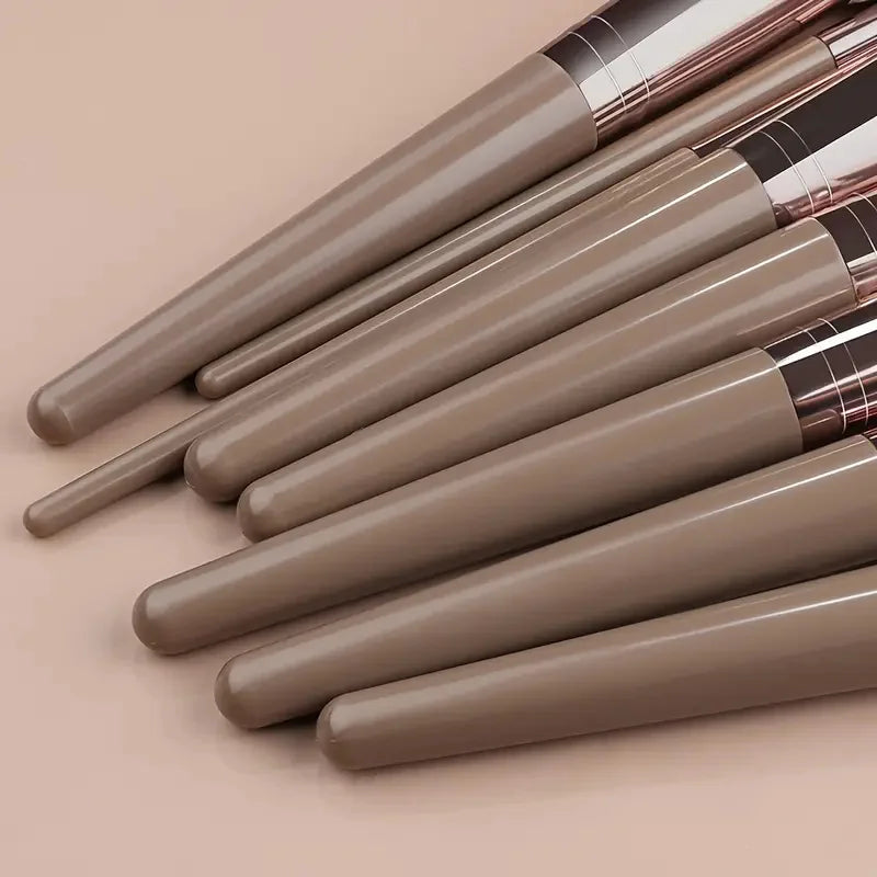 Set of professional 3-20 makeup brushes including foundation, eyeshadow, concealer, blush, and kabuki brushes from amzzonstore